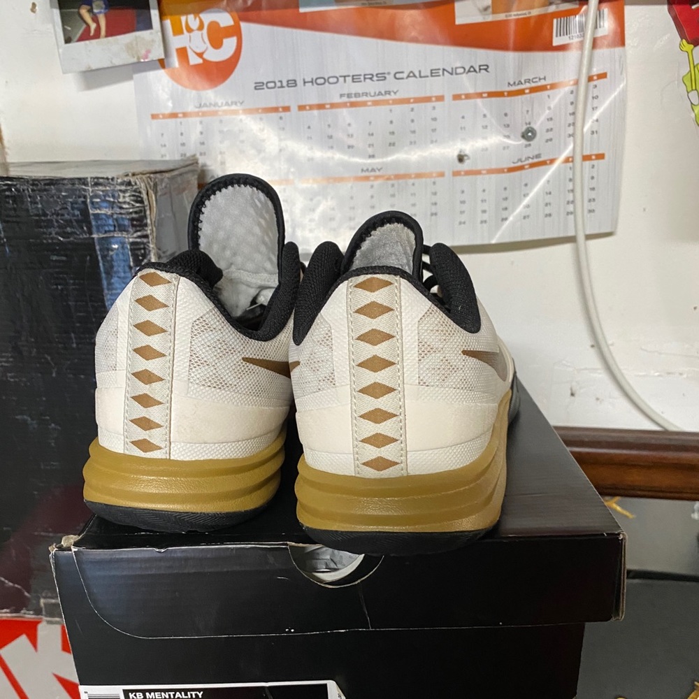 Nike Kobe KB Mentality - Picture 5 of 8